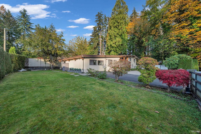 475 Newlands Road, West Vancouver, V7T 1W3 | Image 2