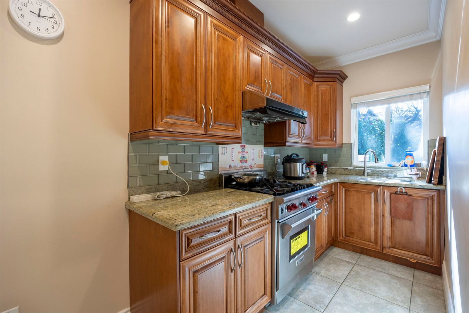 Listing Image 12