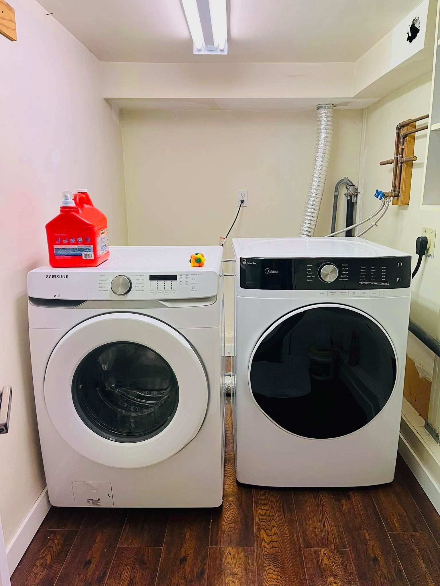 Listing Image 10