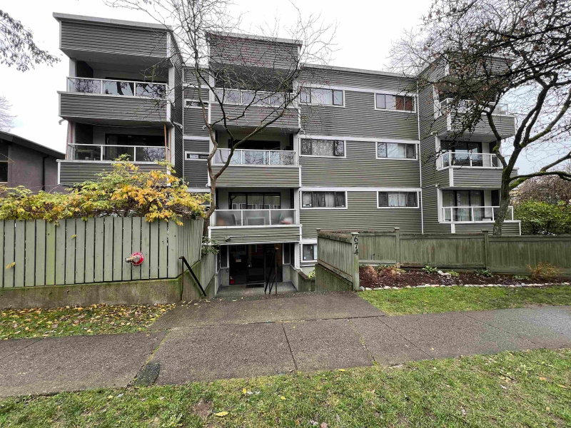 206 - 674 17th Avenue W
