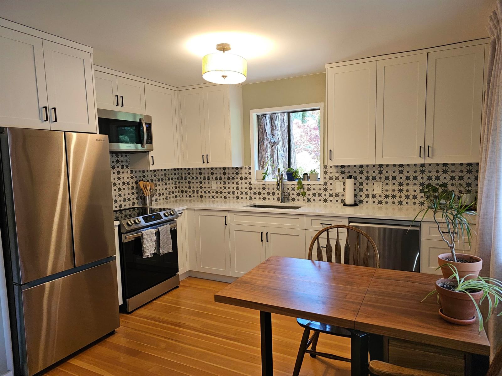 Listing Image 5