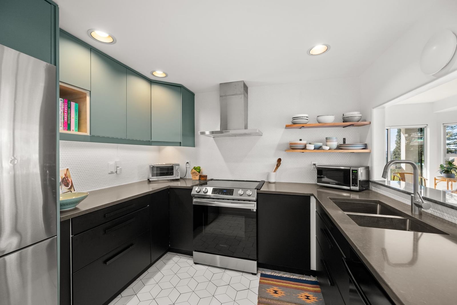 Listing Image 10