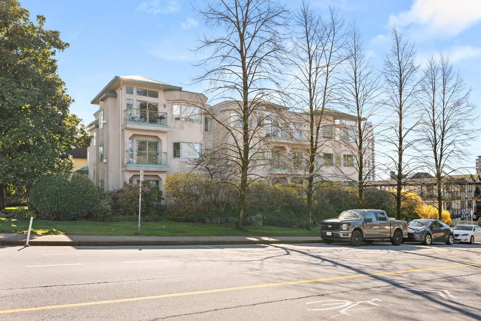 Listing Image 25