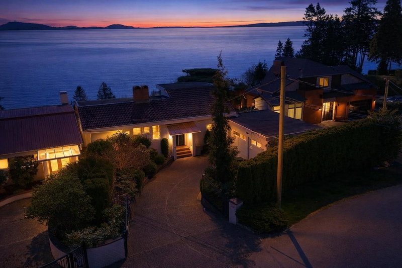 13576 13a Avenue, White Rock, V4A 1C4 | Image 2