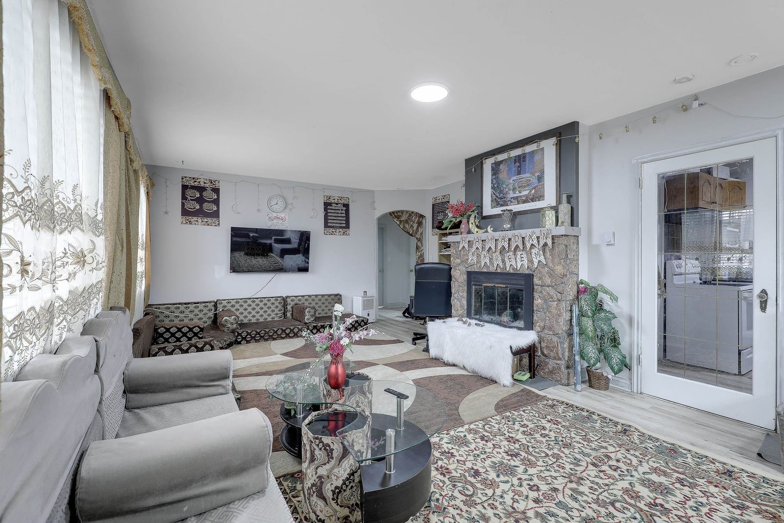 Listing Image 12