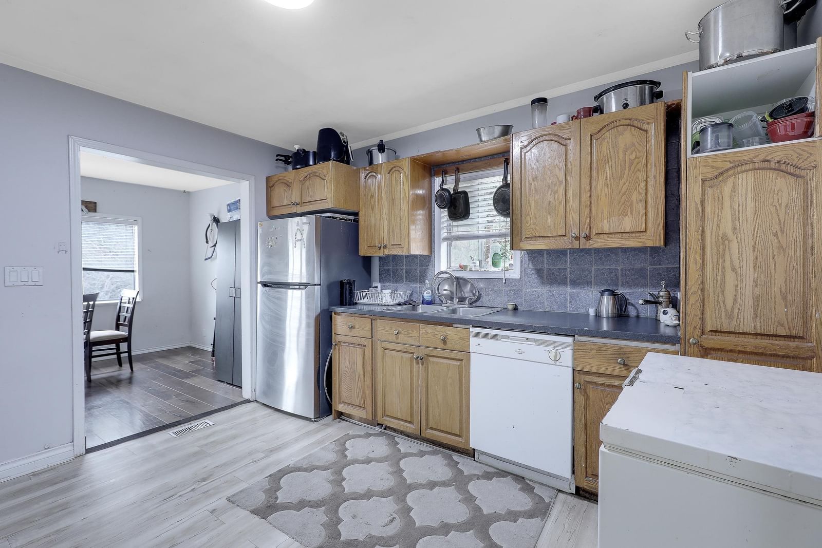 Listing Image 5