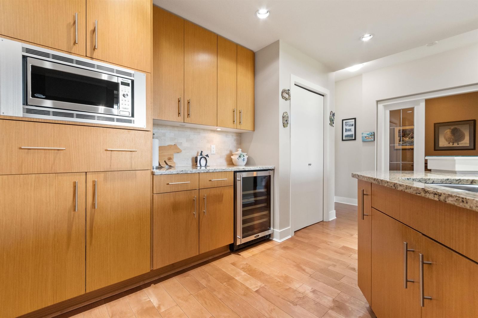 Listing Image 16