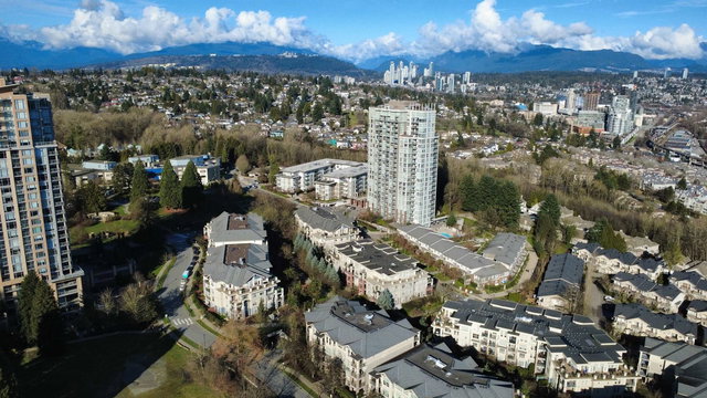 1701 - 15 Royal Avenue E