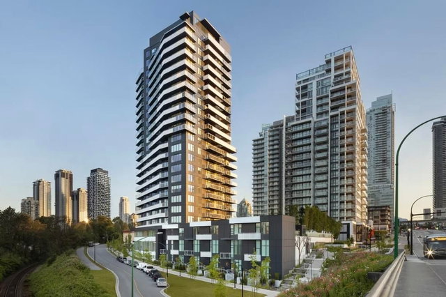 1003 - 4433 Alaska Street