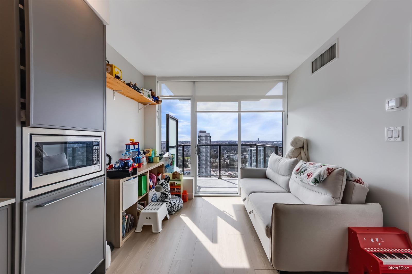 Listing Image 11