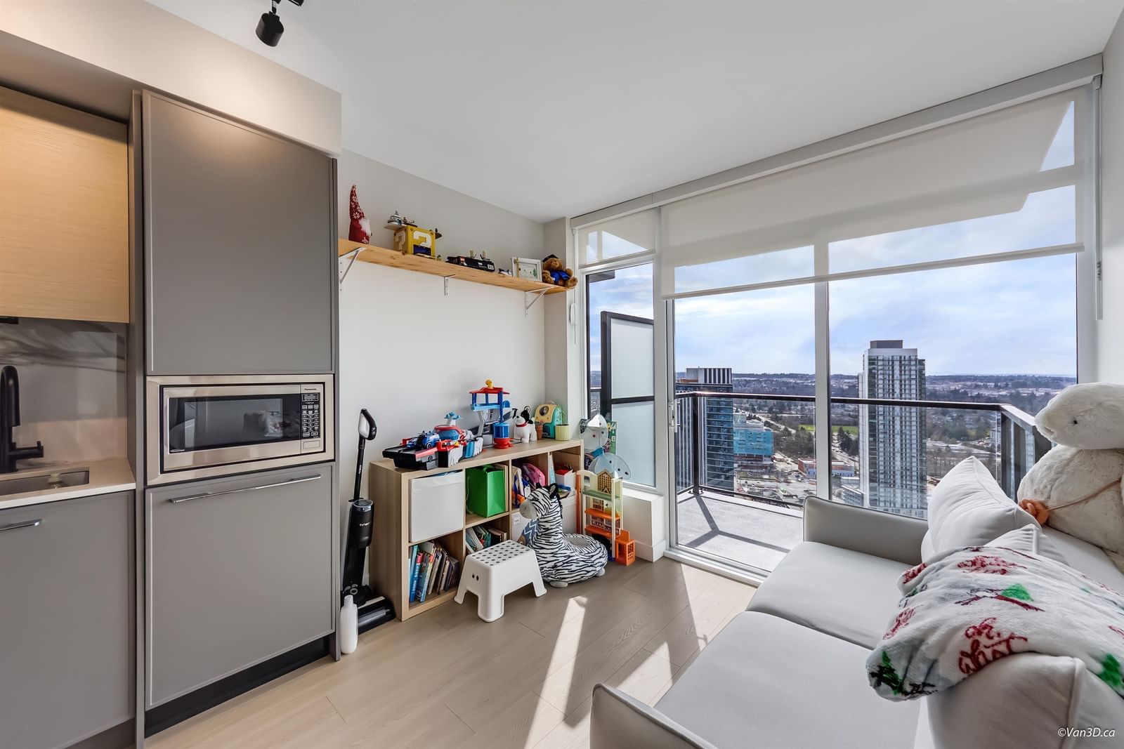 Listing Image 12