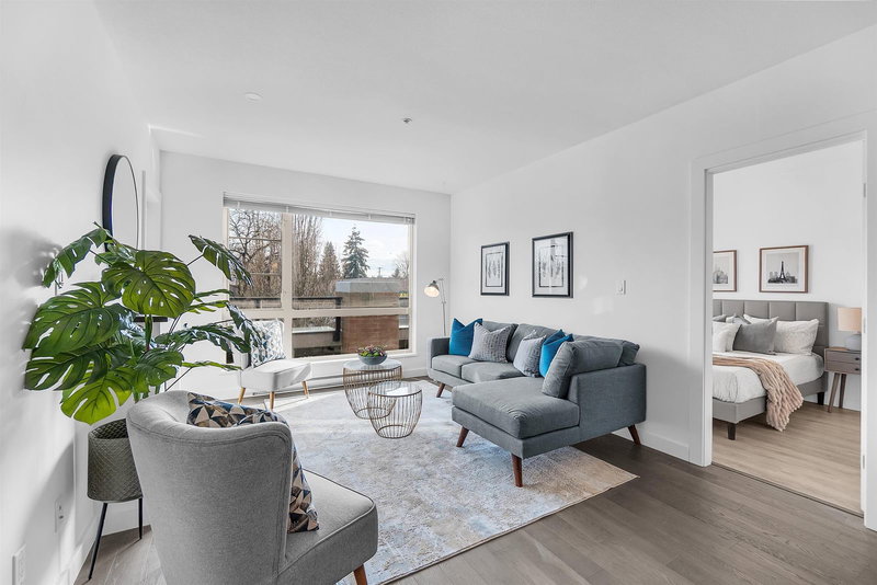 202 - 1330 Marine Drive, North Vancouver, V7P 1T4 | Image 2