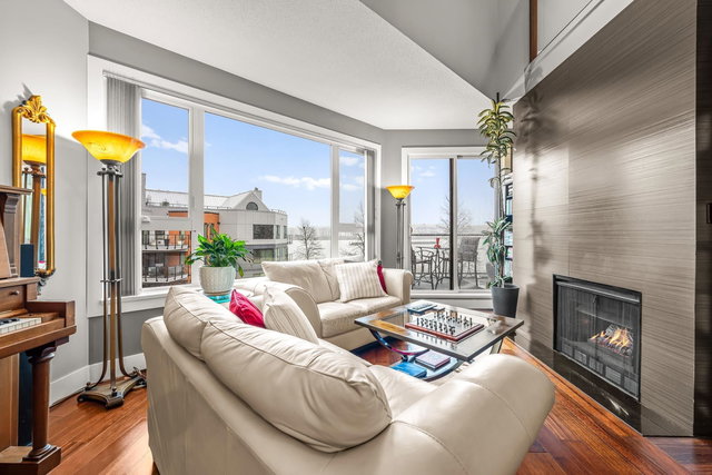 418 - 1150 Quayside Drive