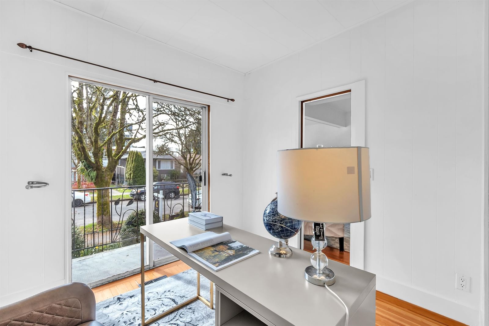 Listing Image 10