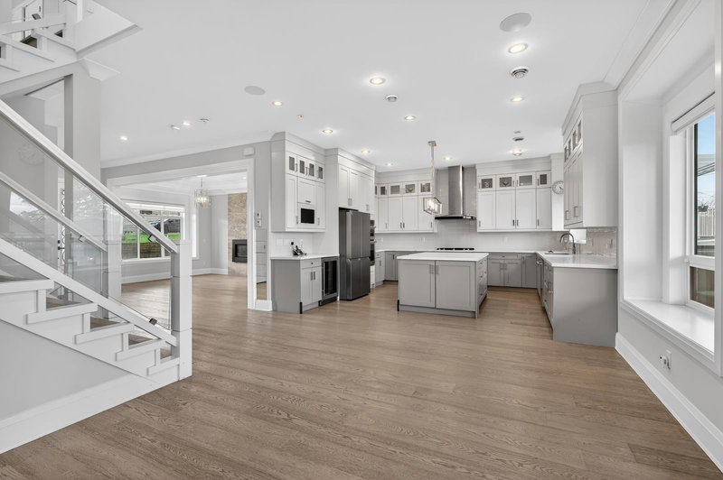 824 Chestnut Street, New Westminster, V3L 4N2 | Image 2