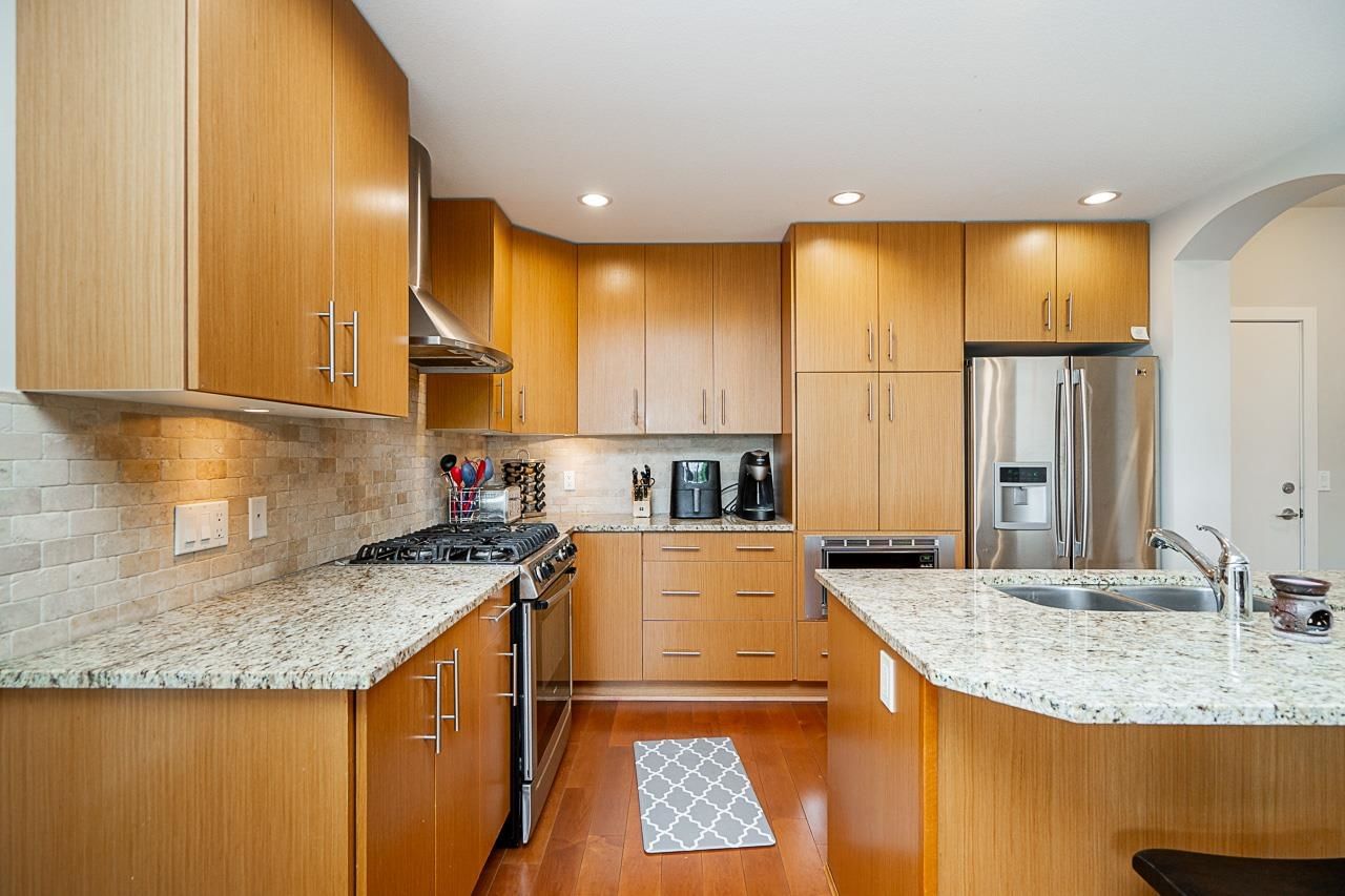 Listing Image 12