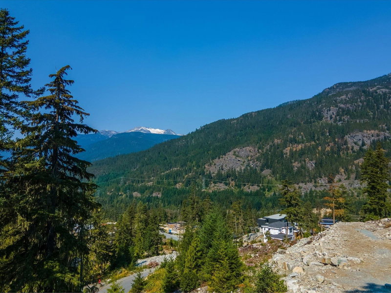 9329 Warbler Way, Whistler, V8E 1M1 | Image 3