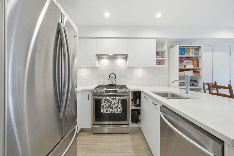 204 - 1519 Crown Street, North Vancouver, V7J 1G6 | Image 2