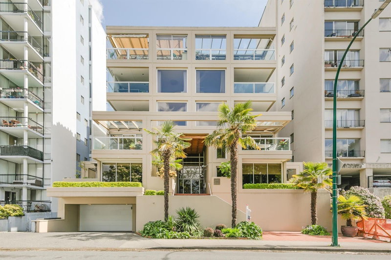 302 - 2015 Beach Avenue