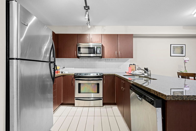 209 - 7337 Macpherson Avenue, Burnaby, V5J 0A9 | Image 2