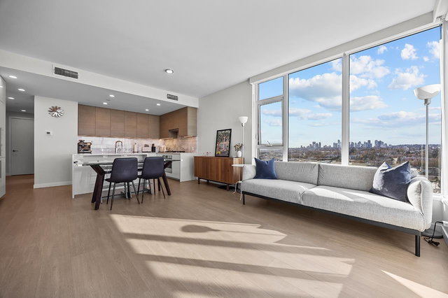 2202 - 2186 Gilmore Avenue