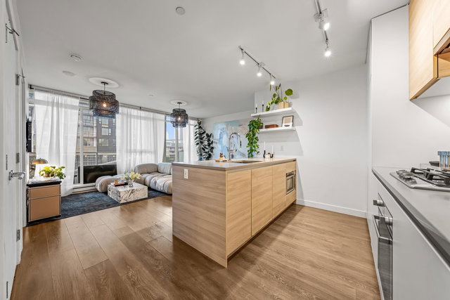 504 - 652 Whiting Way