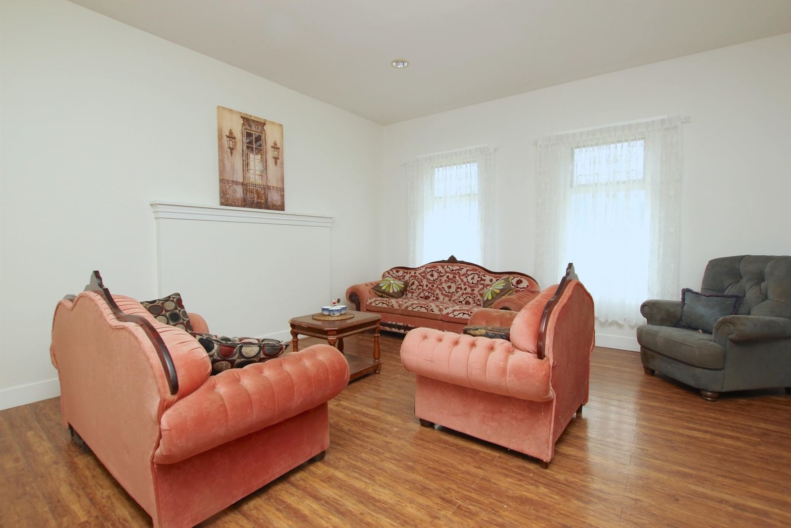 Listing Image 8