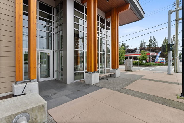 205 - 14022 North Bluff Road