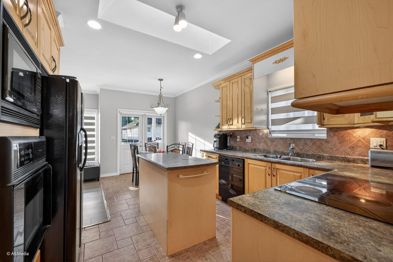 Listing Image 13