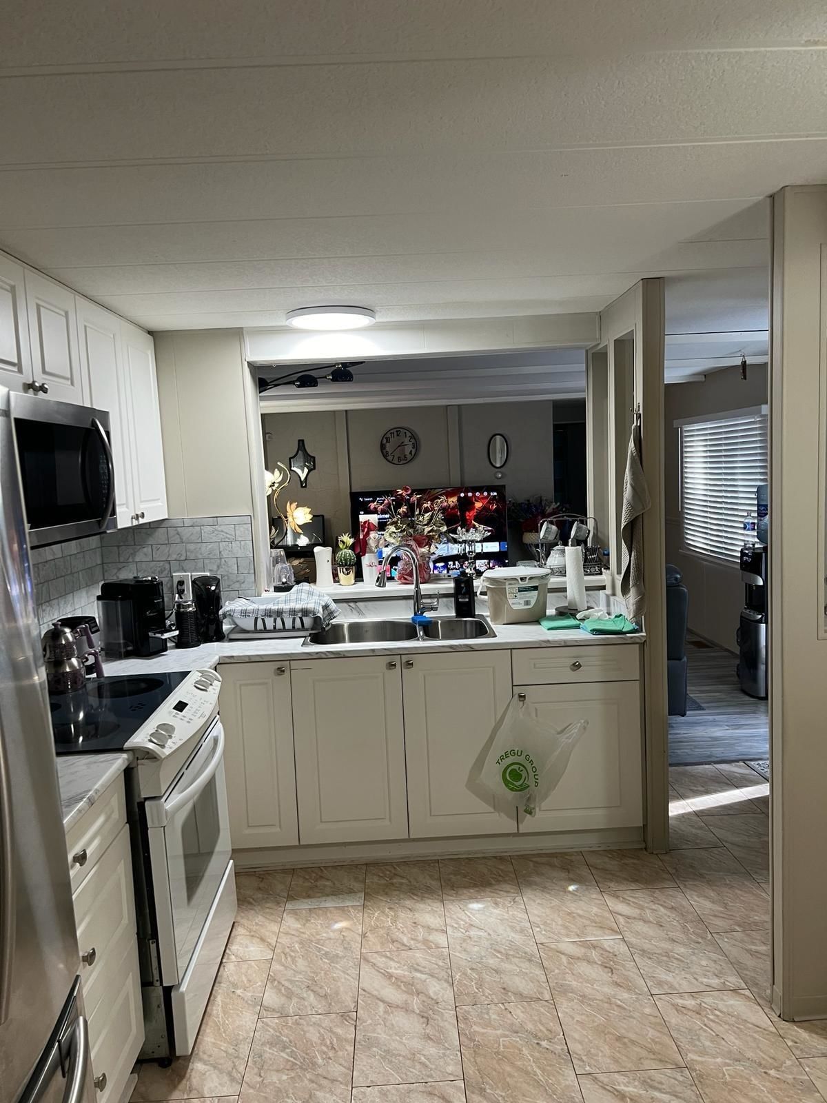 Listing Image 8