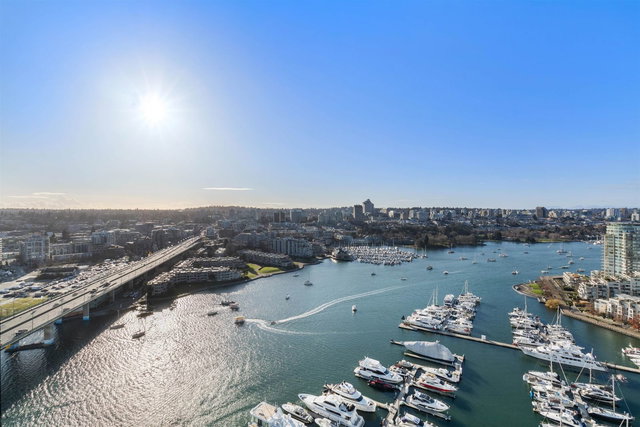 3307 - 1033 Marinaside Crescent