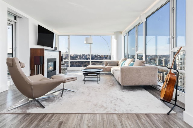 3307 - 1033 Marinaside Crescent