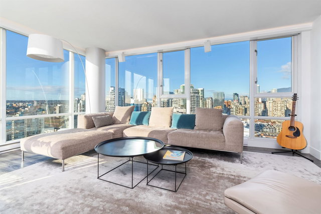 3307 - 1033 Marinaside Crescent