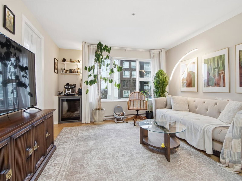 403 - 415 Columbia Street, New Westminster, V3L 0B4 | Image 2