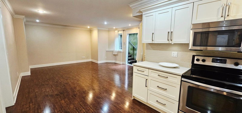 Lower/ - 888 Canyon Boulevard, North Vancouver, V7R 2J6 | Image 2