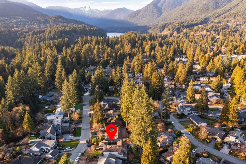 4198 Sunset Boulevard, North Vancouver, V7R 3Y9 | Image 3