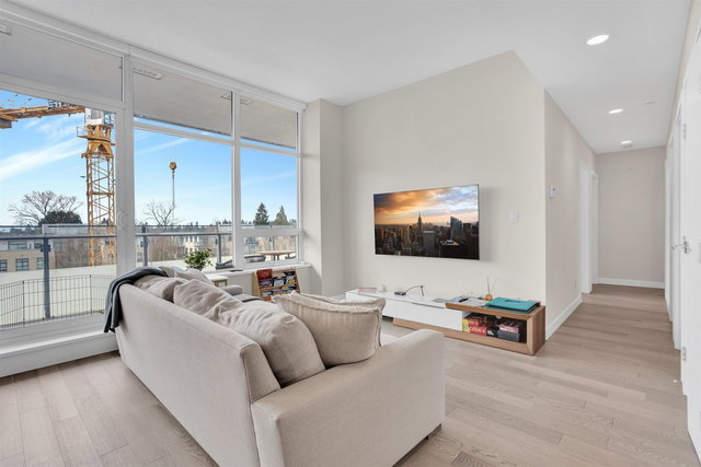 505 - 5033 Cambie Street