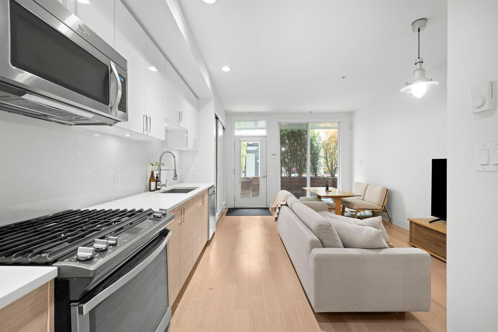 Listing Image 9