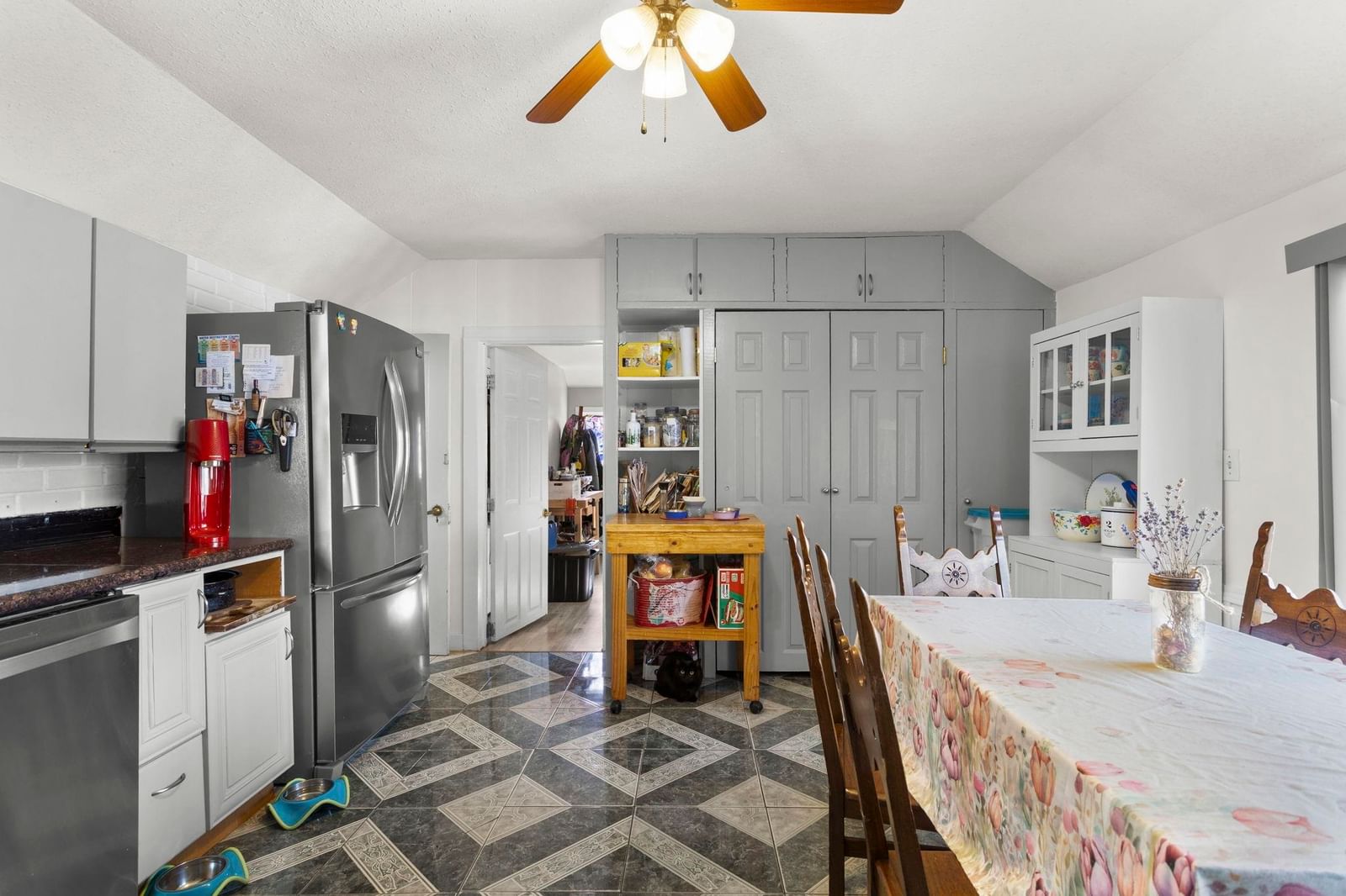 Listing Image 14