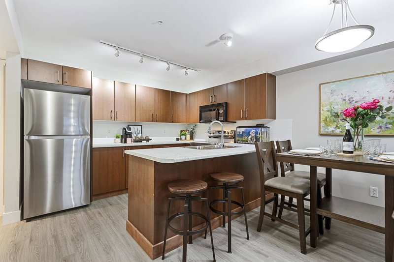 101 - 45555 Yale Road, Chilliwack, V2P 0A9 | Image 2