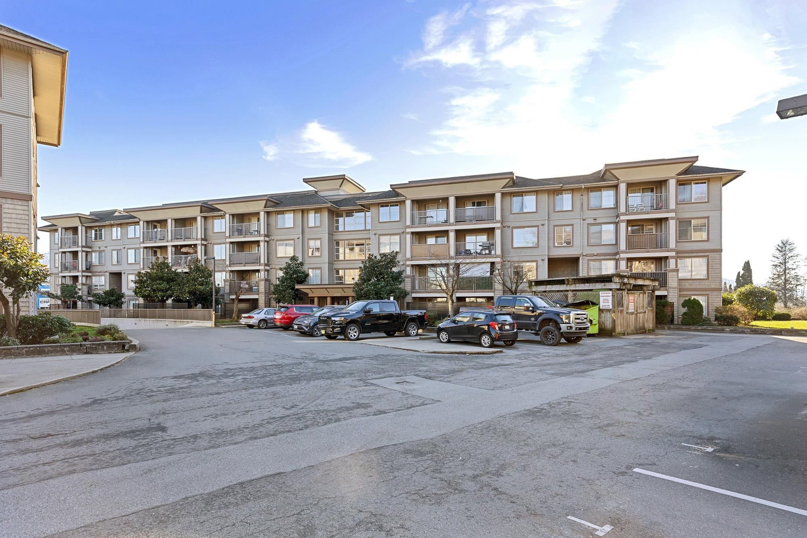 Listing Image 6