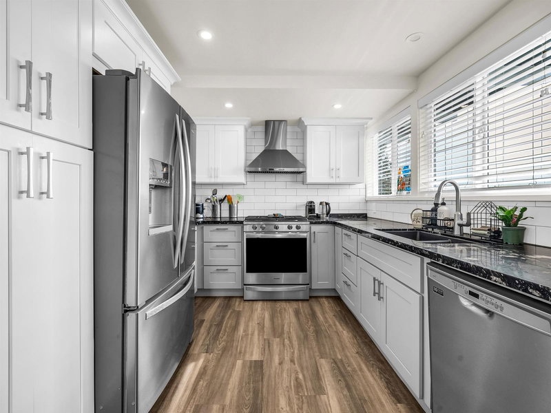 4862 Oxford Street, Burnaby, V5C 1E8 | Image 3