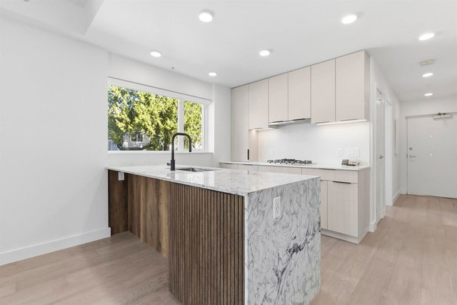 201 - 3590 39th Avenue W