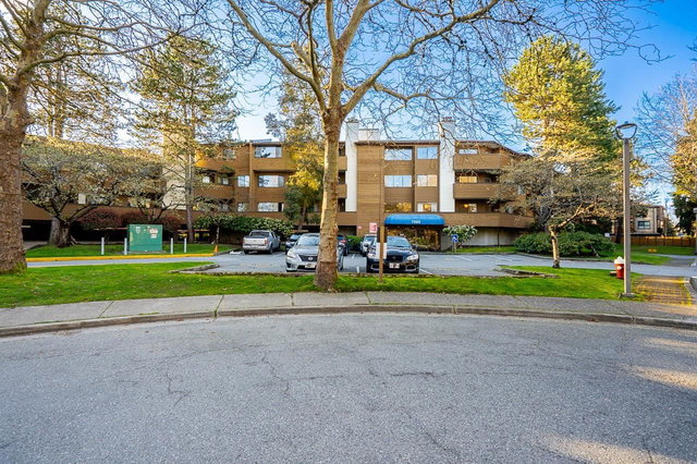 254 - 7293 Moffatt Road