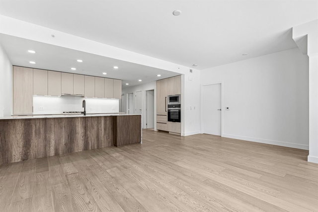 204 - 3590 39th Avenue W