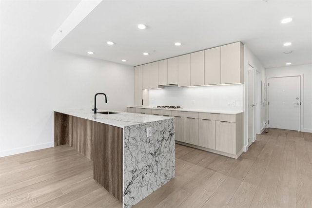 204 - 3590 39th Avenue W