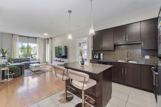 404 - 22290 North Avenue