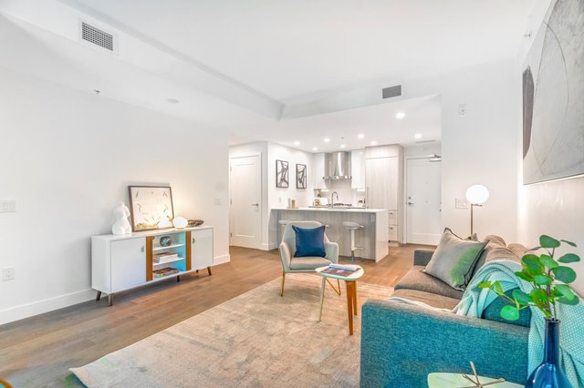 209 - 488 58th Avenue W