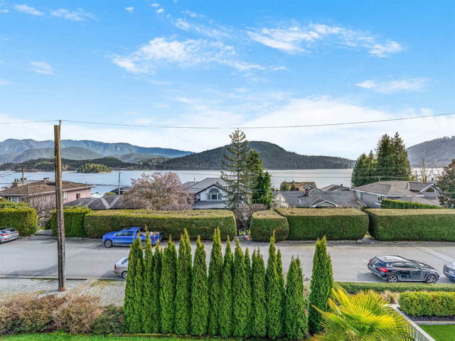 351 Beachview Drive