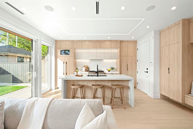 2 - 3466 W 22nd Avenue